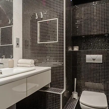 Luxury In The Center Of With View From The 11th Floor Varšava