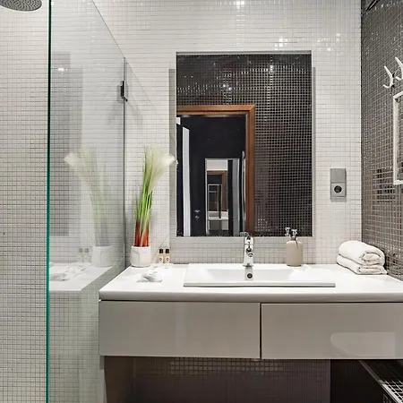 Luxury In The Center Of With View From The 11th Floor 아파트 *