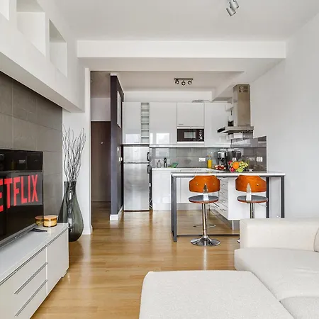 Luxury In The Center Of With View From The 11th Floor *