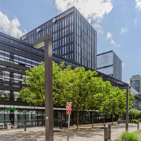 Luxury In The Center Of With View From The 11th Floor Apartmán *