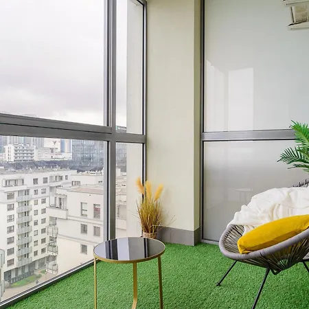 Luxury In The Center Of With View From The 11th Floor *