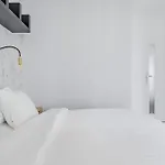 아파트 Luxury In The Center Of With View From The 11th Floor
